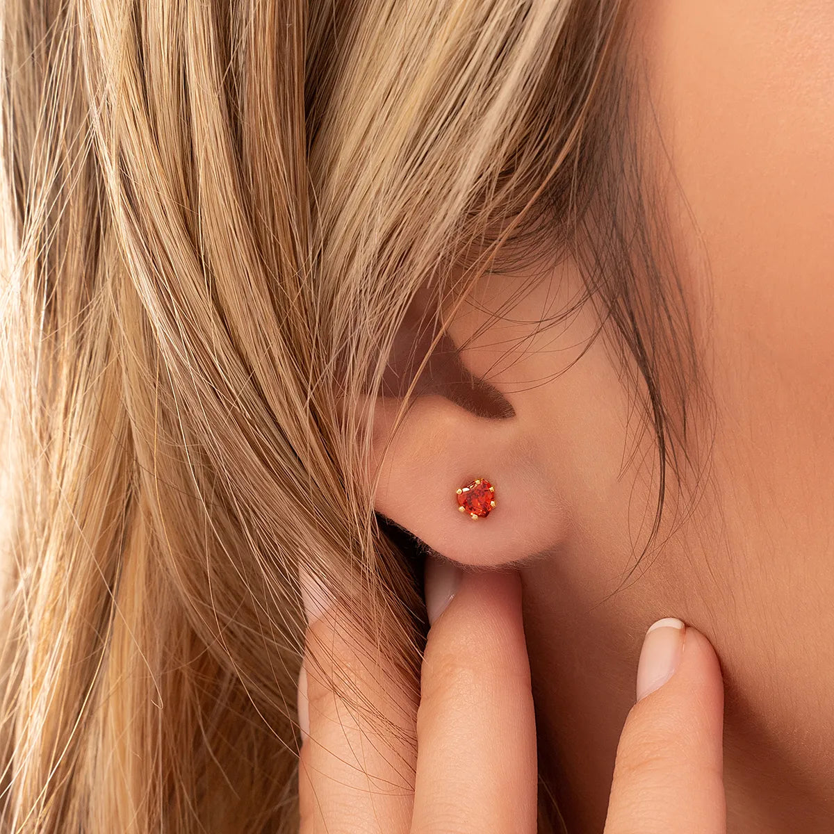 Arete Topo Circonia Corazón Rojo