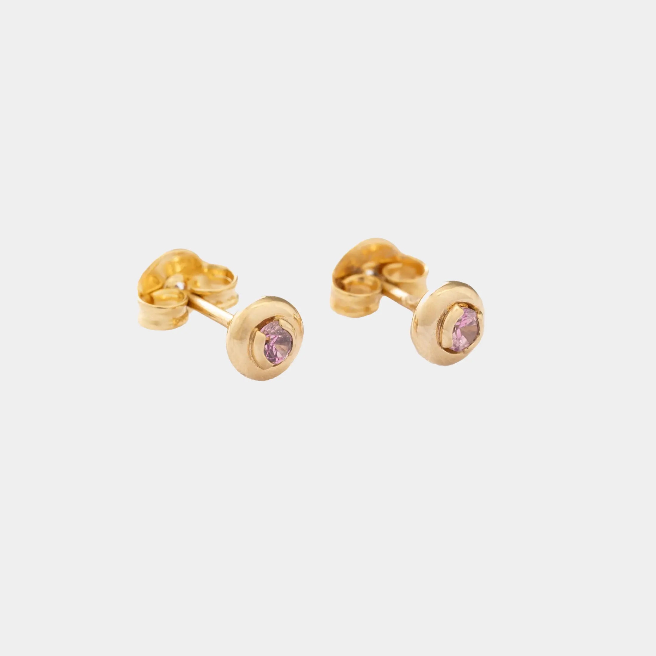 Arete Circón Caja Redonda 4mm Rosa